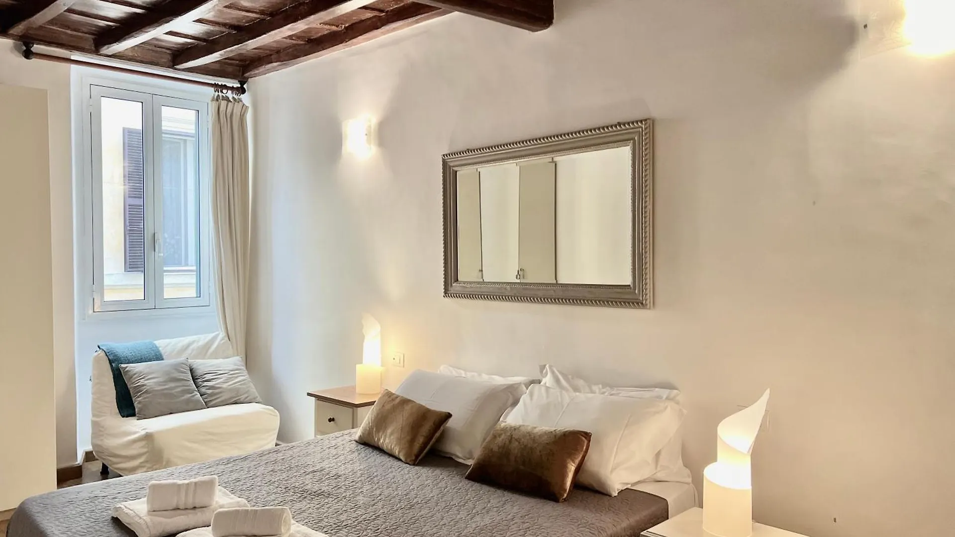 Campo Dei Fiori Suite Рим Апартаменты